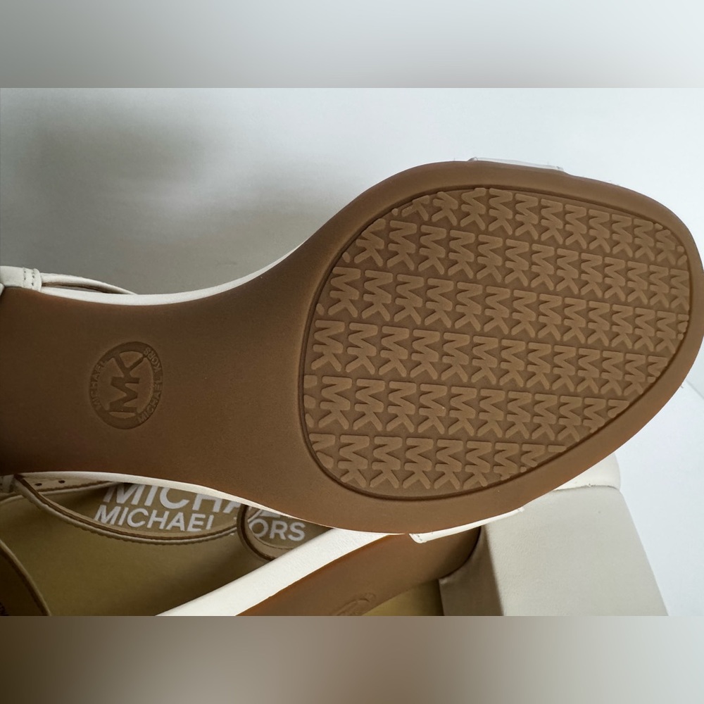 BNIB Michael Kors Serena Light Cream Heels - 7M - Picture 10 of 14